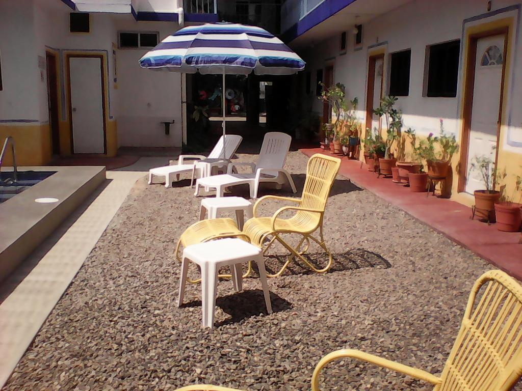 Hotel Sarabi Barra de Navidad Exteriör bild
