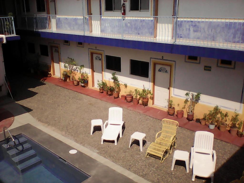 Hotel Sarabi Barra de Navidad Exteriör bild
