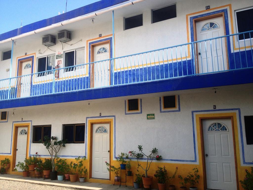 Hotel Sarabi Barra de Navidad Exteriör bild